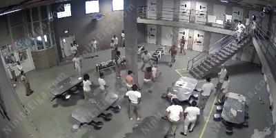 刑務所の乱闘映画