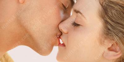 唇にキスする映画